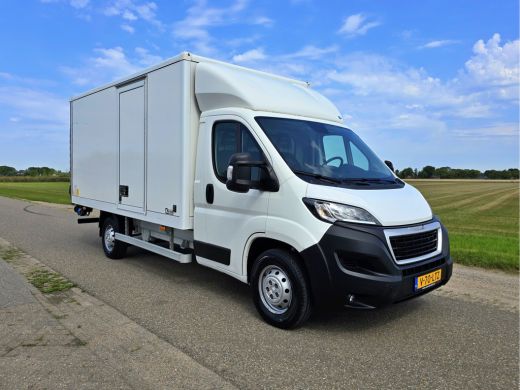 Peugeot Boxer 435 2.2 BlueHDi Bakwagen + laadklep - 165 Pk - Euro 6 - Airco - Cruise Control ActivLease financial lease