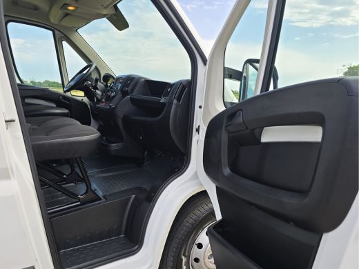 Peugeot Boxer 435 2.2 BlueHDi Bakwagen + laadklep - 165 Pk - Euro 6 - Airco - Cruise Control ActivLease financial lease