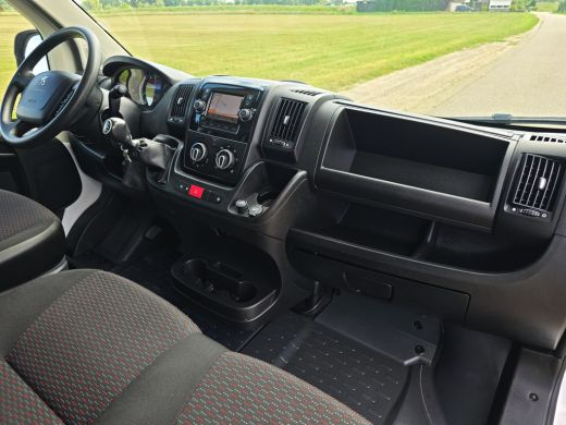 Peugeot Boxer 435 2.2 BlueHDi Bakwagen + laadklep - 165 Pk - Euro 6 - Airco - Cruise Control ActivLease financial lease
