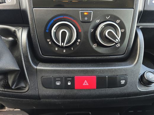 Peugeot Boxer 435 2.2 BlueHDi Bakwagen + laadklep - 165 Pk - Euro 6 - Airco - Cruise Control ActivLease financial lease