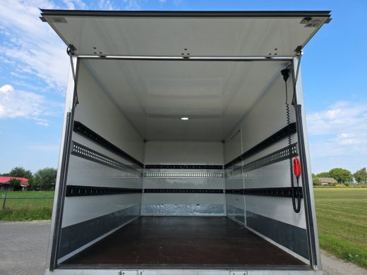 Peugeot Boxer 435 2.2 BlueHDi Bakwagen + laadklep - 165 Pk - Euro 6 - Airco - Cruise Control ActivLease financial lease