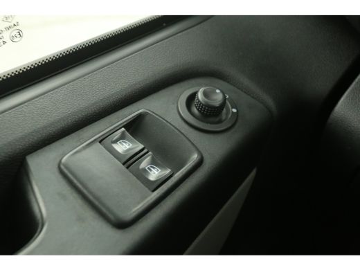 Renault Trafic 1.6 dCi T29 L2H1 | DC | Airco | Trekh. | Navigatie | Cruise | Imperiaal | Parkeersens. ActivLease financial lease