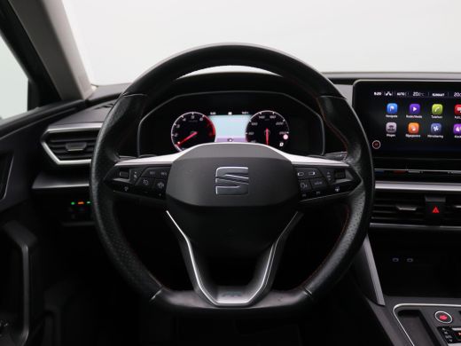 Seat Leon 1.5 eTSI FR Business Intense 150PK DSG Adaptieve Cruise Controle, Parkeersensoren Achter, Stoelve... ActivLease financial lease
