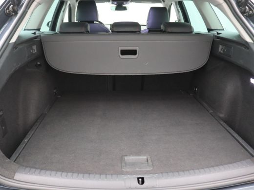 Seat Leon 1.5 eTSI FR Business Intense 150PK DSG Adaptieve Cruise Controle, Parkeersensoren Achter, Stoelve... ActivLease financial lease