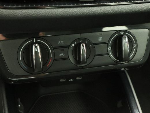 Skoda Fabia 1.0 TSi Active | Airco | Cruise Controle | CarPlay | Multifunctioneel Stuurwiel | Elektrisch Pakk... ActivLease financial lease