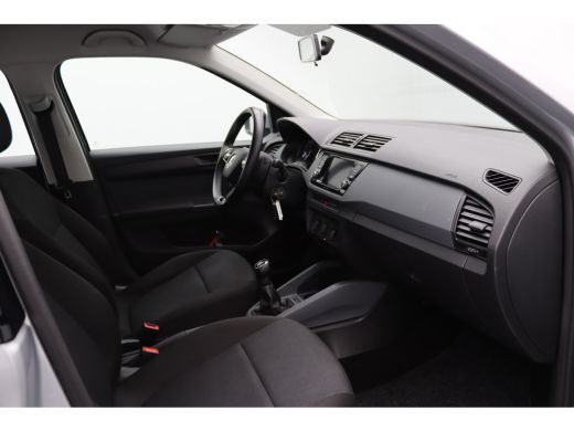 Skoda Fabia Combi 1.0 TSI Active | Achterbank neerklapbaar | Airco | Bestuurdersairbag ActivLease financial lease