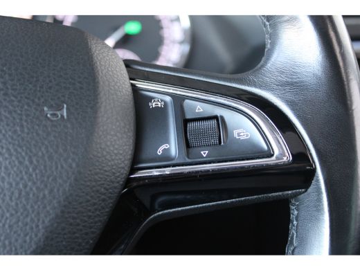 Skoda Superb 1.4 TSI ACT Style Business | Panoramadak | Navi | Alcantara bekleding | Bi-Xenon koplampen | ACC ActivLease financial lease