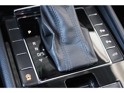 Skoda Superb 1.4 TSI ACT Style Business | Panoramadak | Navi | Alcantara bekleding | Bi-Xenon koplampen | ACC ActivLease financial lease