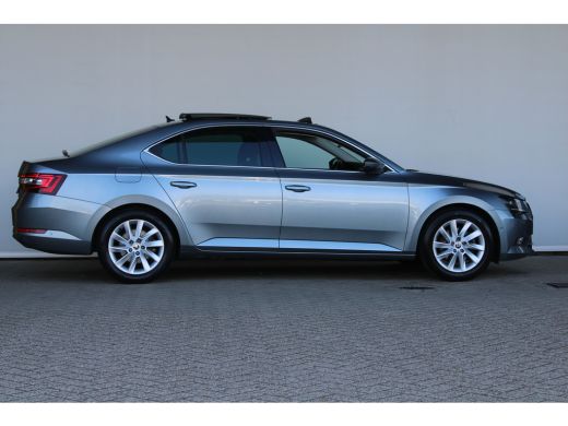 Skoda Superb 1.4 TSI ACT Style Business | Panoramadak | Navi | Alcantara bekleding | Bi-Xenon koplampen | ACC ActivLease financial lease