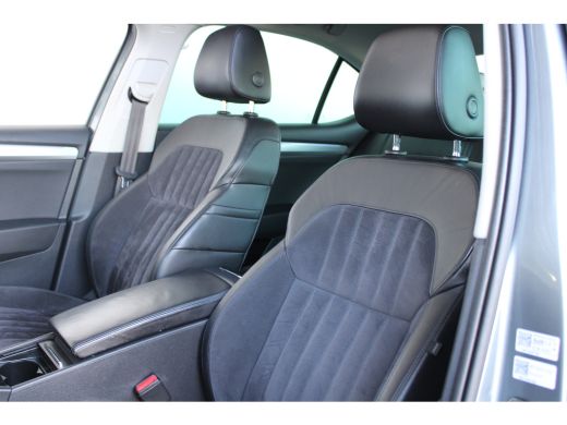 Skoda Superb 1.4 TSI ACT Style Business | Panoramadak | Navi | Alcantara bekleding | Bi-Xenon koplampen | ACC ActivLease financial lease