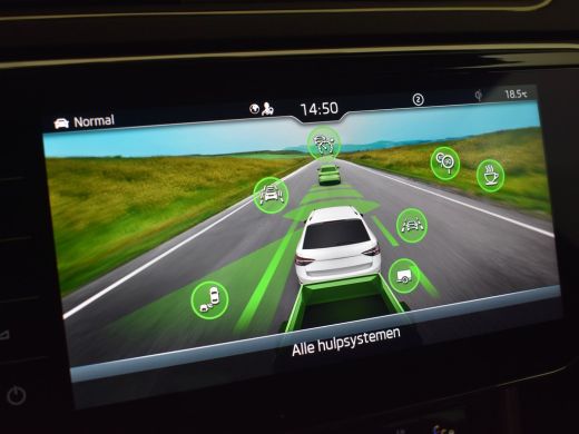 Skoda Superb Combi Laurin & Klement 218pk | Trekhaak | Dodehoekdetectie | Canton audiosysteem | Lederen bekled... ActivLease financial lease
