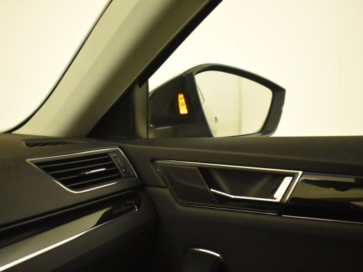 Skoda Superb Combi Laurin & Klement 218pk | Trekhaak | Dodehoekdetectie | Canton audiosysteem | Lederen bekled... ActivLease financial lease