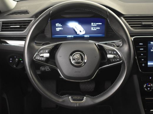 Skoda Superb Combi Laurin & Klement 218pk | Trekhaak | Dodehoekdetectie | Canton audiosysteem | Lederen bekled... ActivLease financial lease