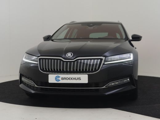 Skoda Superb Combi Laurin & Klement 218pk | Trekhaak | Dodehoekdetectie | Canton audiosysteem | Lederen bekled... ActivLease financial lease