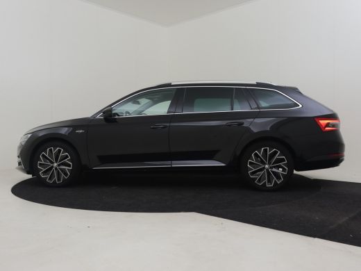 Skoda Superb Combi Laurin & Klement 218pk | Trekhaak | Dodehoekdetectie | Canton audiosysteem | Lederen bekled... ActivLease financial lease