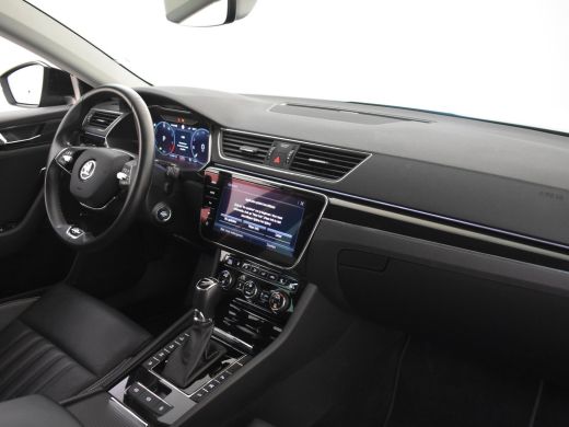 Skoda Superb Combi Laurin & Klement 218pk | Trekhaak | Dodehoekdetectie | Canton audiosysteem | Lederen bekled... ActivLease financial lease