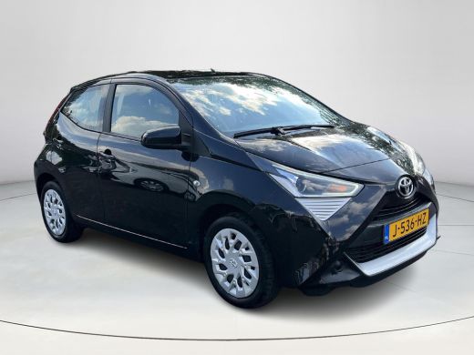 Toyota Aygo 1.0 VVT-i x-play | 5 deurs | Airconditioning | Carplay | Parkeercamera achter | ActivLease financial lease