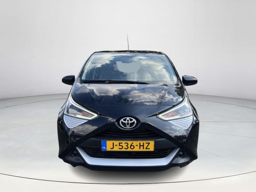 Toyota Aygo 1.0 VVT-i x-play | 5 deurs | Airconditioning | Carplay | Parkeercamera achter | ActivLease financial lease
