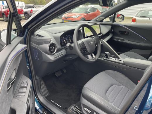 Toyota C-HR 2.0 Plug-in Hybrid 220 Executive ActivLease financial lease