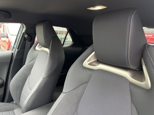 Toyota C-HR 2.0 Plug-in Hybrid 220 Executive ActivLease financial lease