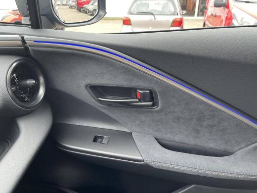 Toyota C-HR 2.0 Plug-in Hybrid 220 Executive ActivLease financial lease