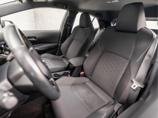 Toyota Corolla 1.8 Hybrid Sport Automaat (APPLE CARPLAY, GROOT NAVI, CAMERA, ADAPTIVE CRUISE, SPORTSTOELEN, KEYL... ActivLease financial lease