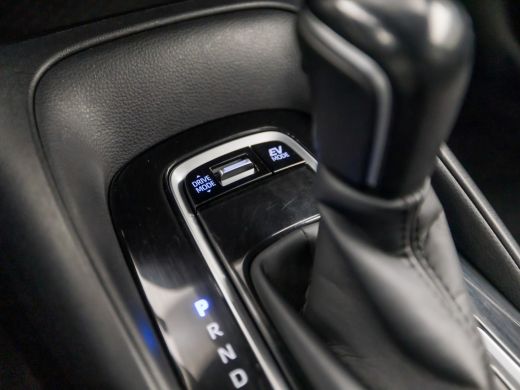 Toyota Corolla 1.8 Hybrid Sport Automaat (APPLE CARPLAY, GROOT NAVI, CAMERA, ADAPTIVE CRUISE, SPORTSTOELEN, KEYL... ActivLease financial lease