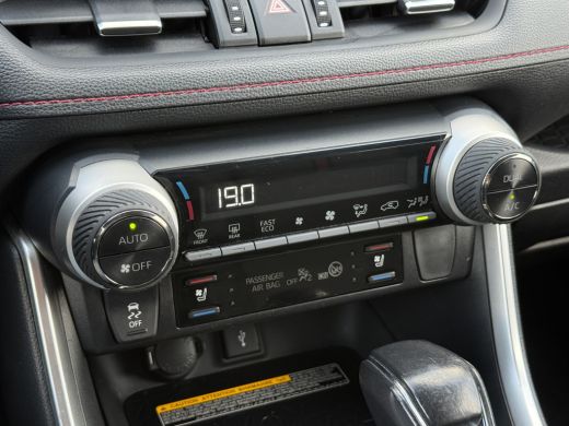 Toyota RAV4 2.5 Plug-in Hybrid AWD Bi-Tone Plus | Trekhaak | Memory | CarPlay | ACC | Camera | 19 inch ActivLease financial lease