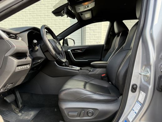 Toyota RAV4 2.5 Plug-in Hybrid AWD Bi-Tone Plus | Trekhaak | Memory | CarPlay | ACC | Camera | 19 inch ActivLease financial lease