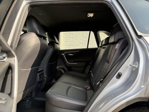 Toyota RAV4 2.5 Plug-in Hybrid AWD Bi-Tone Plus | Trekhaak | Memory | CarPlay | ACC | Camera | 19 inch ActivLease financial lease