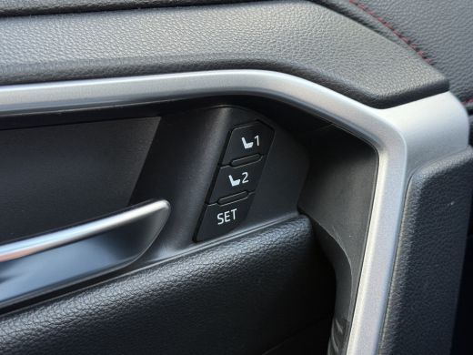 Toyota RAV4 2.5 Plug-in Hybrid AWD Bi-Tone Plus | Trekhaak | Memory | CarPlay | ACC | Camera | 19 inch ActivLease financial lease