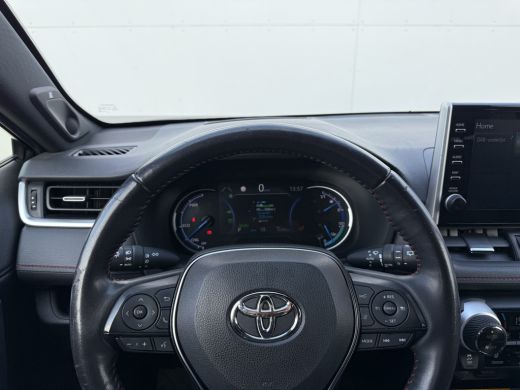 Toyota RAV4 2.5 Plug-in Hybrid AWD Bi-Tone Plus | Trekhaak | Memory | CarPlay | ACC | Camera | 19 inch ActivLease financial lease