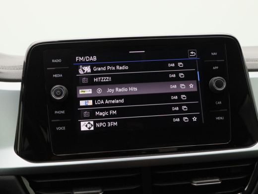 Volkswagen T-Roc 1.0 TSi 110 Pk Life Business | Navigatie | LED | 16 Inch | Camera | Stoelverwarming | Parkeersens... ActivLease financial lease