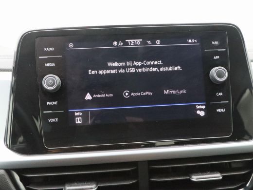 Volkswagen T-Roc 1.0 TSi 110 Pk Life Business | Navigatie | LED | 16 Inch | Camera | Stoelverwarming | Parkeersens... ActivLease financial lease