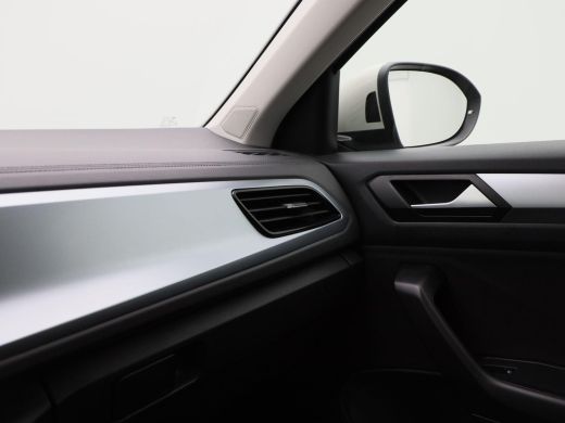 Volkswagen T-Roc 1.0 TSi 110 Pk Life Business | Navigatie | LED | 16 Inch | Camera | Stoelverwarming | Parkeersens... ActivLease financial lease