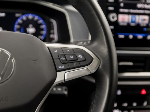 Volkswagen T-Roc 1.0 TSI Sport (VIRTUAL COCKPIT, APPLE CARPLAY, ALCANTARA, LED KOPLAMPEN, SPORTSTOELEN, MASSAGE, C... ActivLease financial lease