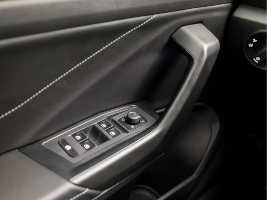 Volkswagen T-Roc 1.0 TSI Sport (VIRTUAL COCKPIT, APPLE CARPLAY, ALCANTARA, LED KOPLAMPEN, SPORTSTOELEN, MASSAGE, C... ActivLease financial lease