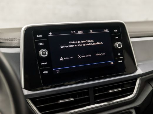 Volkswagen T-Roc 1.0 TSI Sport (VIRTUAL COCKPIT, APPLE CARPLAY, ALCANTARA, LED KOPLAMPEN, SPORTSTOELEN, MASSAGE, C... ActivLease financial lease