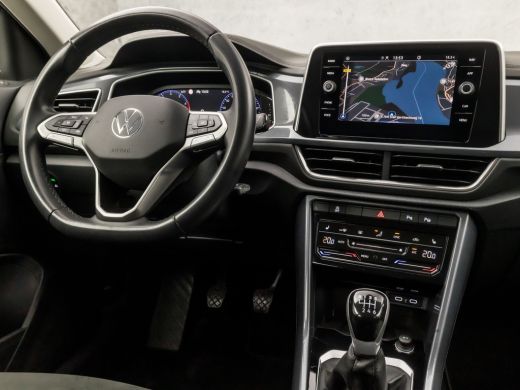 Volkswagen T-Roc 1.0 TSI Sport (VIRTUAL COCKPIT, APPLE CARPLAY, ALCANTARA, LED KOPLAMPEN, SPORTSTOELEN, MASSAGE, C... ActivLease financial lease