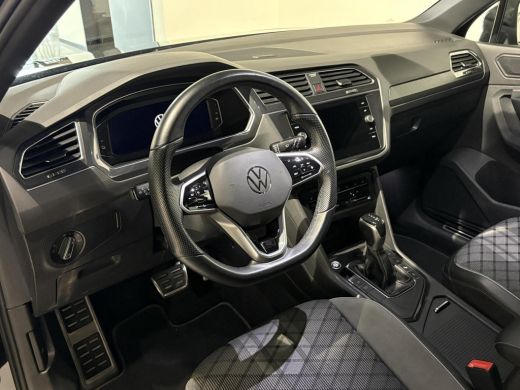 Volkswagen Tiguan 1.4 TSI eHybrid 245pk|R-Line|Black|Panodak|Trekhaak|360|IQ Led koplampen|Carplay|Sfeer verlichtin... ActivLease financial lease