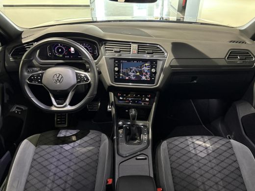 Volkswagen Tiguan 1.4 TSI eHybrid 245pk|R-Line|Black|Panodak|Trekhaak|360|IQ Led koplampen|Carplay|Sfeer verlichtin... ActivLease financial lease
