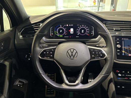Volkswagen Tiguan 1.4 TSI eHybrid 245pk|R-Line|Black|Panodak|Trekhaak|360|IQ Led koplampen|Carplay|Sfeer verlichtin... ActivLease financial lease