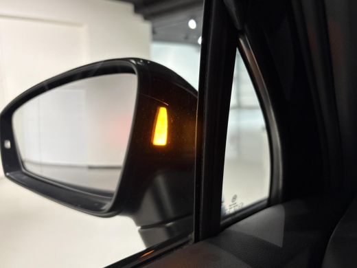 Volkswagen Tiguan 1.4 TSI eHybrid 245pk|R-Line|Black|Panodak|Trekhaak|360|IQ Led koplampen|Carplay|Sfeer verlichtin... ActivLease financial lease