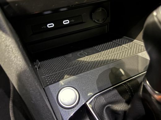 Volkswagen Tiguan 1.4 TSI eHybrid 245pk|R-Line|Black|Panodak|Trekhaak|360|IQ Led koplampen|Carplay|Sfeer verlichtin... ActivLease financial lease