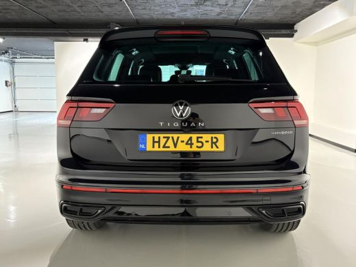 Volkswagen Tiguan 1.4 TSI eHybrid 245pk|R-Line|Black|Panodak|Trekhaak|360|IQ Led koplampen|Carplay|Sfeer verlichtin... ActivLease financial lease