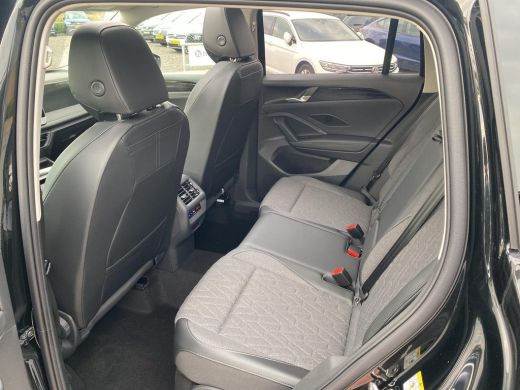 Volkswagen Tiguan 1.5 eHybrid Life Edition | Pano | Trekhaak | 18" | ActivLease financial lease