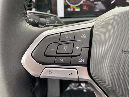 Volkswagen Tiguan 1.5 eHybrid Life Edition | Pano | Trekhaak | 18" | ActivLease financial lease