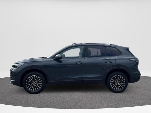 Volkswagen Tiguan 1.5 eHybrid Life Edition | Pano Dak | Trekhaak | | PHEV | 204Pk | 18 Inch | DCC | ActivLease financial lease