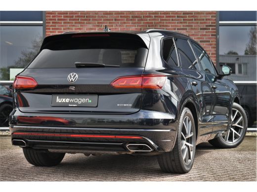 Volkswagen Touareg R 3.0 TSi eHybrid 4M Pano Trekh ACC Luchtvering Stuurverw ActivLease financial lease