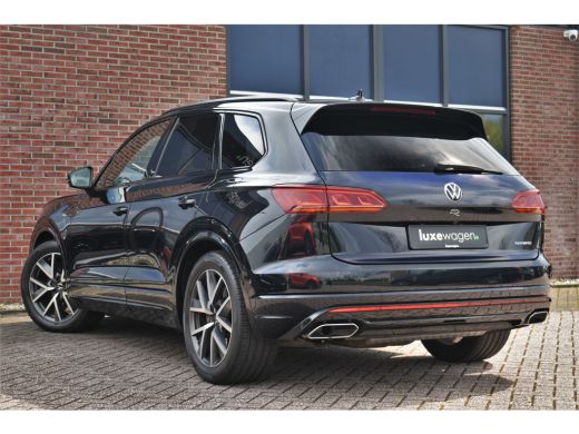 Volkswagen Touareg R 3.0 TSi eHybrid 4M Pano Trekh ACC Luchtvering Stuurverw ActivLease financial lease